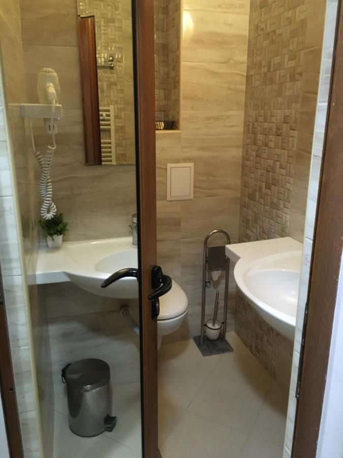 Guest House Rest Cherni Osum Ngoại thất bức ảnh