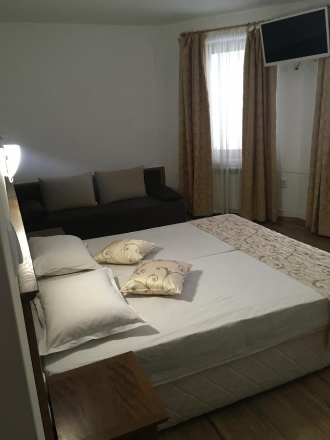 Guest House Rest Cherni Osum Ngoại thất bức ảnh